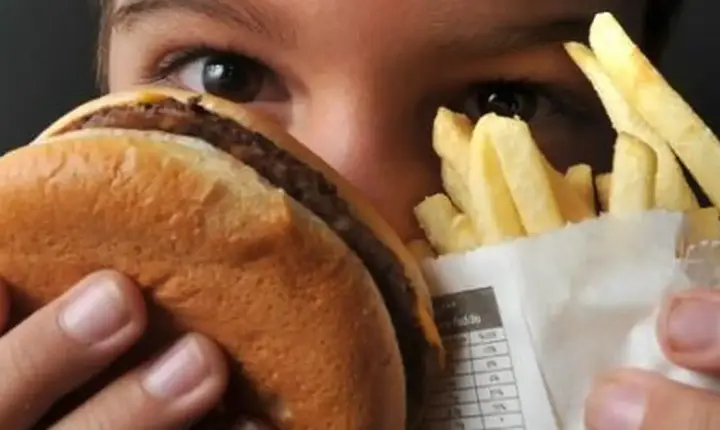 OMS lança guia para enfrentar obesidade em crianças e adolescentes